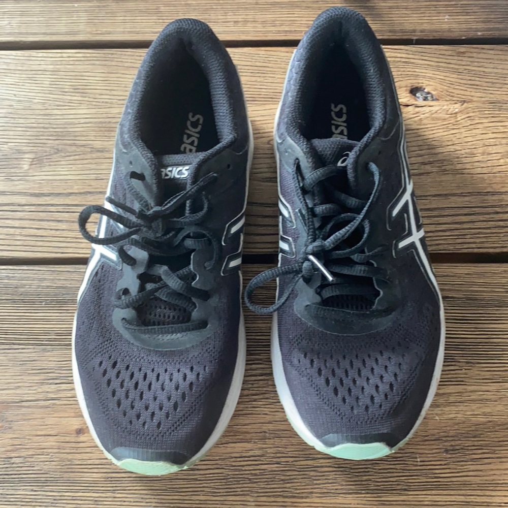 Gently used ASIC’s running shoes